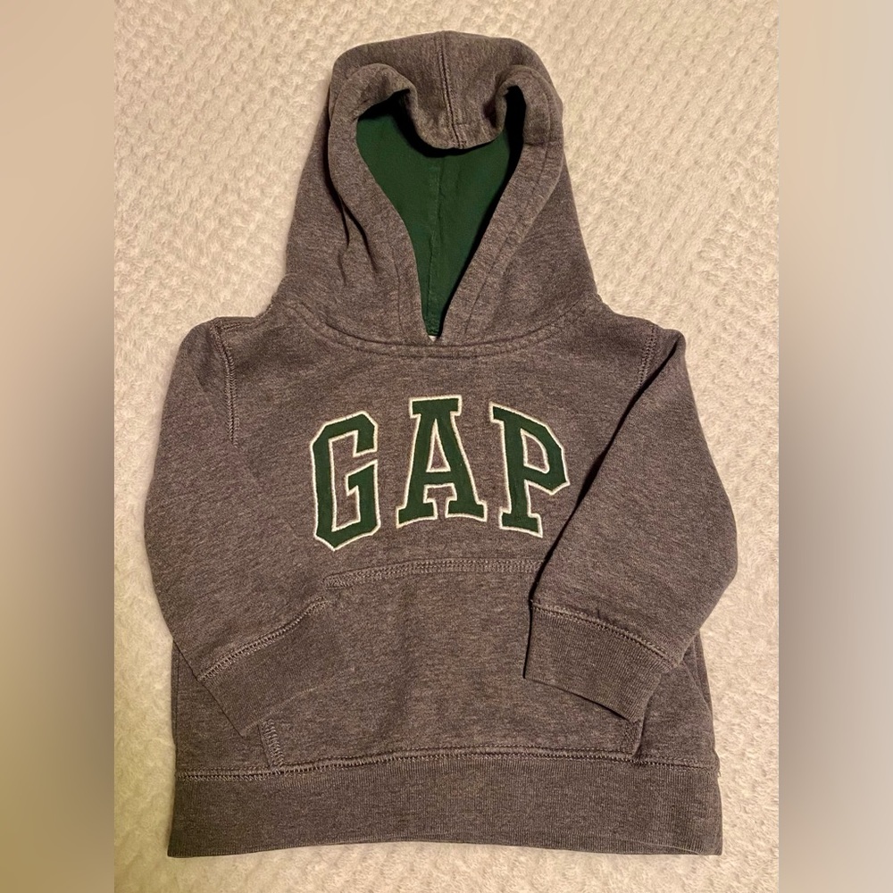 GAP sweater